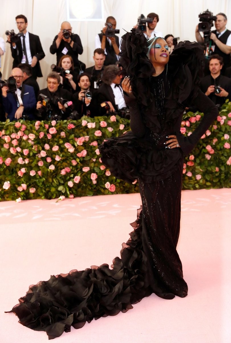 Ezra Miller, Jared Leto y Harry Styles, sorprenden en el Met Gala