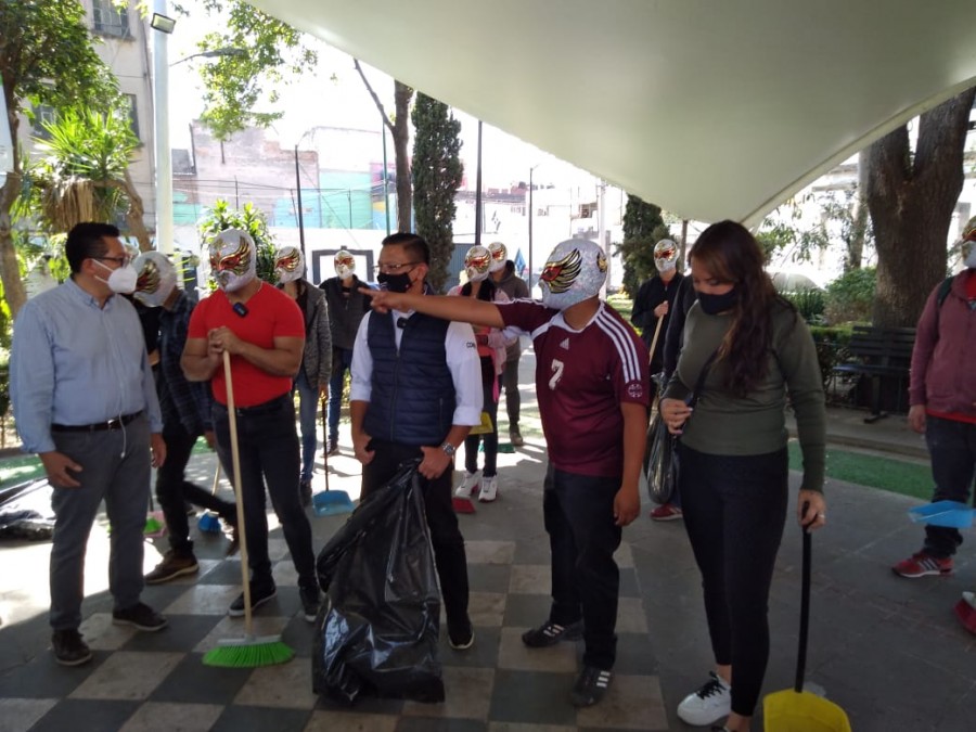 Carístico y Redes Sociales Progresistas limpian las calles de Tepito