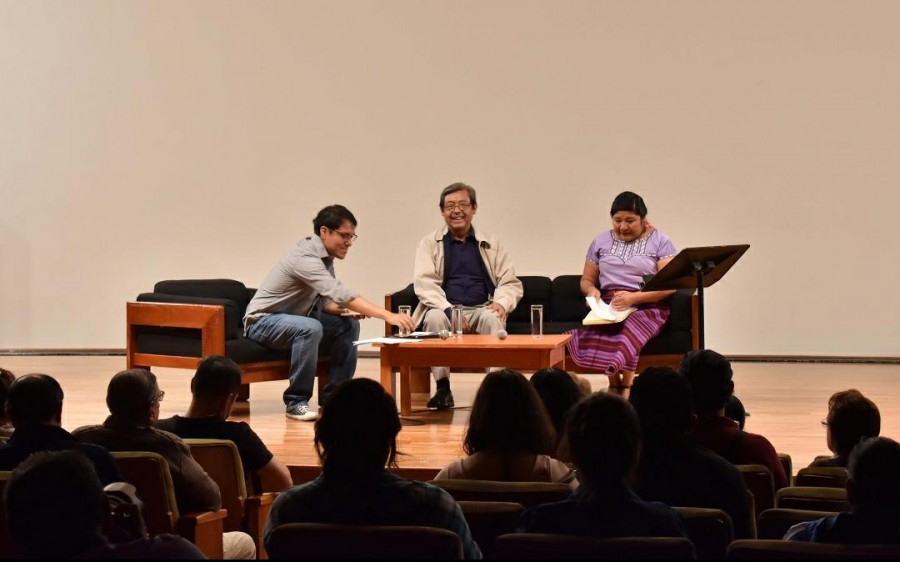 En Bellas Artes cantan en náhuatl con el poeta Natalio Hernández