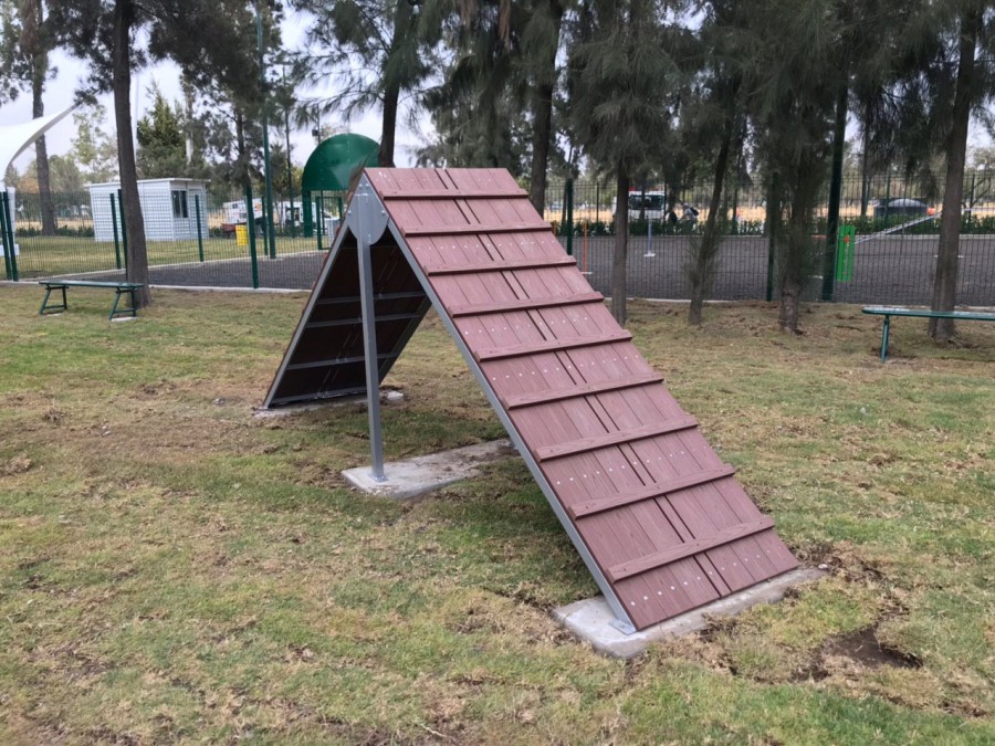 El Bosque de Aragón tiene un nuevo parque para perros