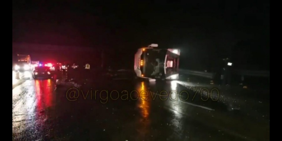 Volcadura de tráiler en la México-Toluca