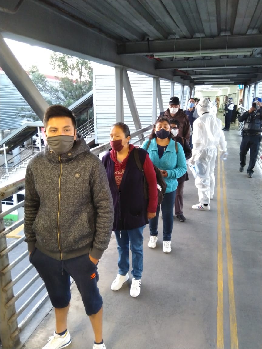 Aceptan usuarios nuevas medidas de Metrobús