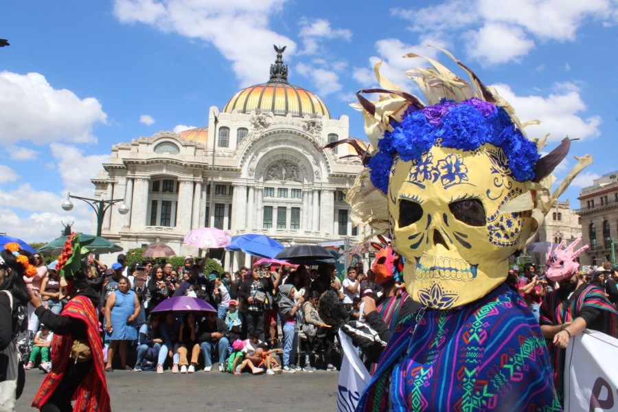 El Desfile de Alebrijes monumentales 2024 ilumina el Z&oacute;calo con su explosi&oacute;n de creatividad
