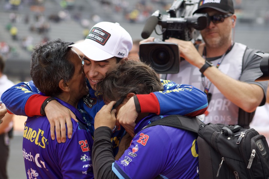 Max Gutiérrez conquista el Autódromo Hermanos Rodríguez en la NASCAR México Series