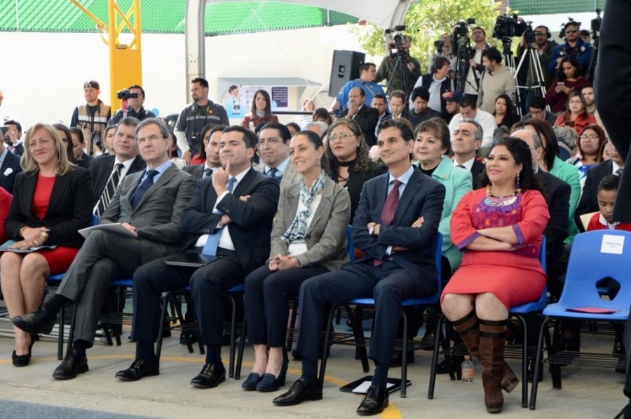 Sheinbaum entrega escuela en Iztapalapa dañada por sismo del 19-S