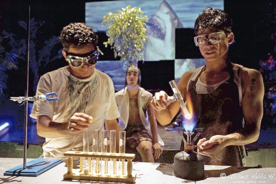 Obra teatral reflexiona sobre la evolución