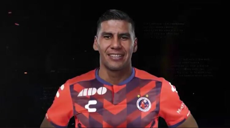¡Ya es oficial! Carlos Salcido pospone su retiro; ficha para los Tiburones Rojos