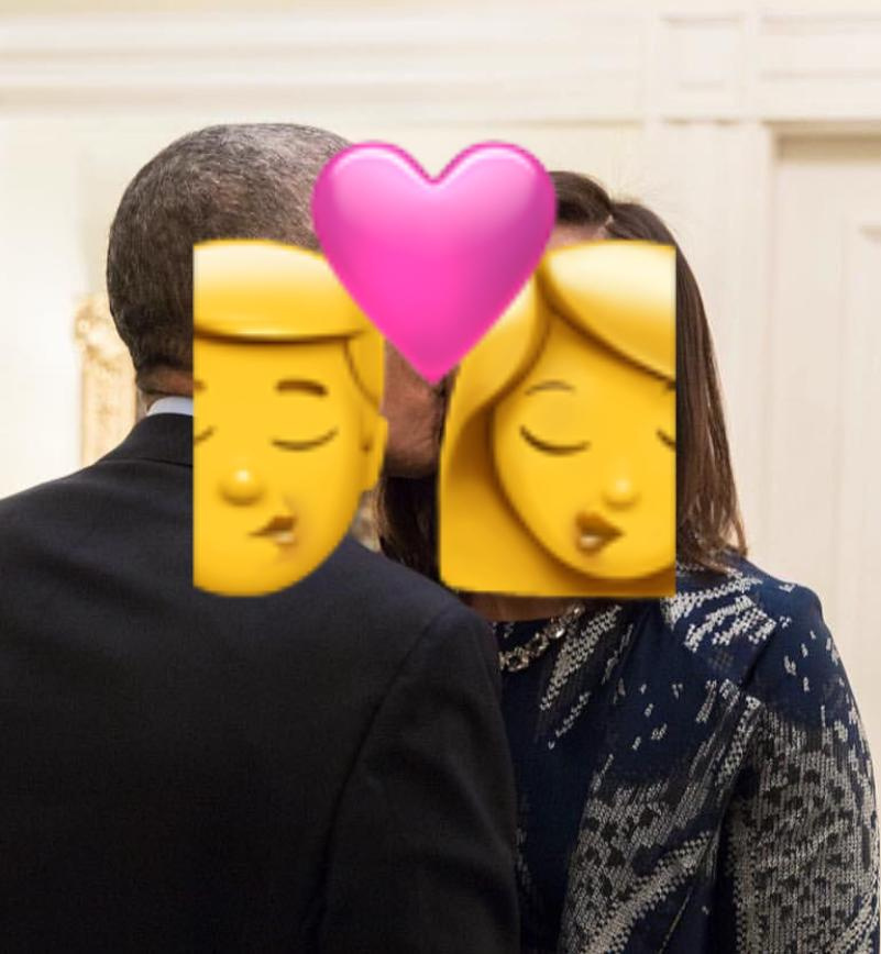 Los Obama derrochan amor en foto navideña