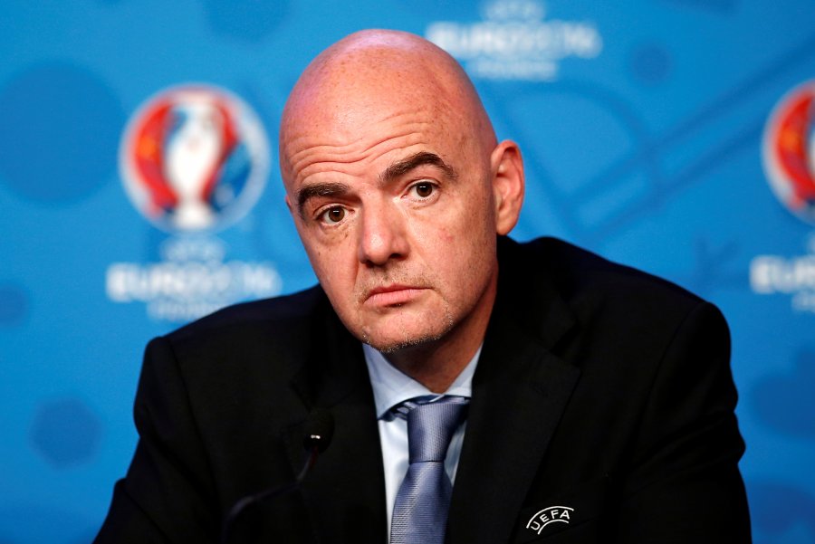 Infantino permitió que PSG y Manchester City rompieran Fair Play fInanciero