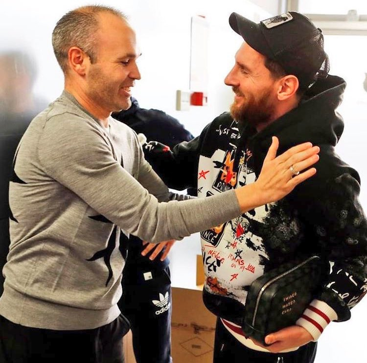 Iniesta acudió a la Ciutat Esportiva para saludar a sus amigos en el FC Barcelona