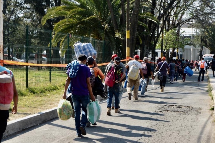 Más de mil migrantes llegan a la Ciudad Deportiva Magdalena Mixhuca