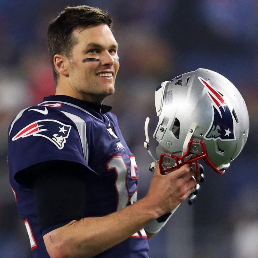 Tom Brady celebridad que más dinero ha generado en subasta por Covid-19.