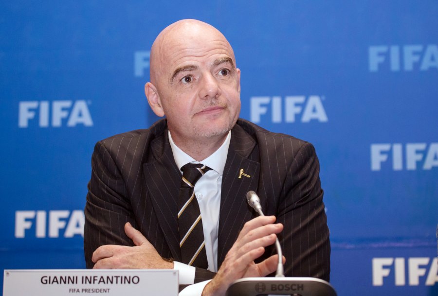 Infantino quiere adelantar mundial de 48 equipos en Qatar