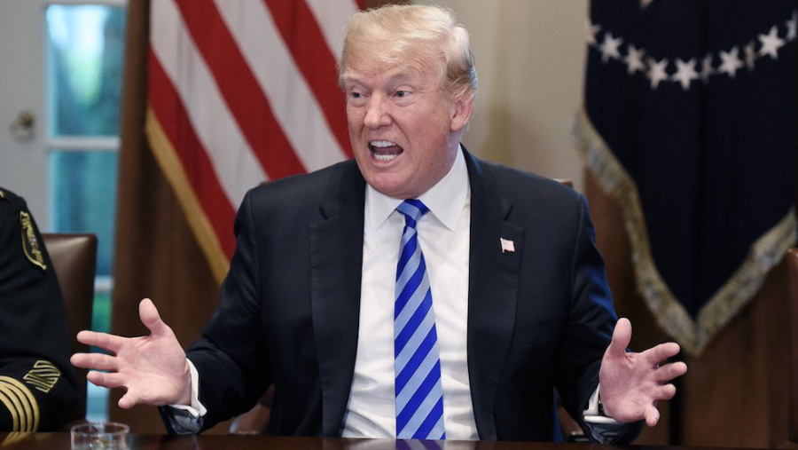 Trump felicita