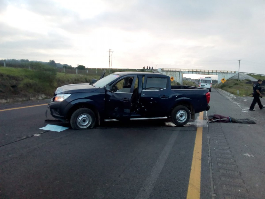 Hallan a cinco personas baleadas en la autopista Puebla-Orizaba