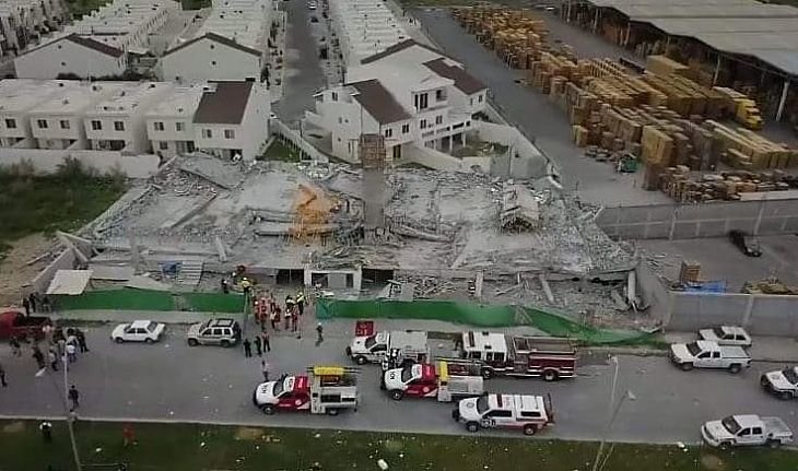 Colapsa construcción en Monterrey; reportan tres muertos