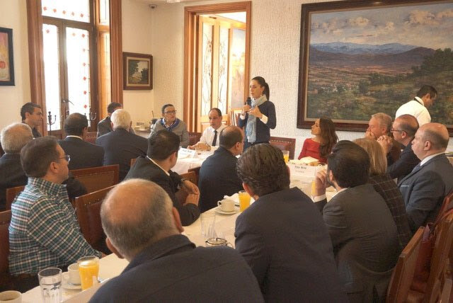 Sheinbaum se reúne con empresarios y comerciantes del Centro Histórico