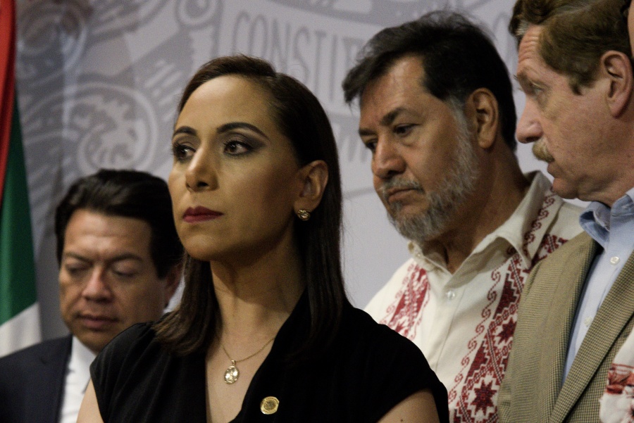 Es una bocona y hay que darle una chinga: Fernández Noroña