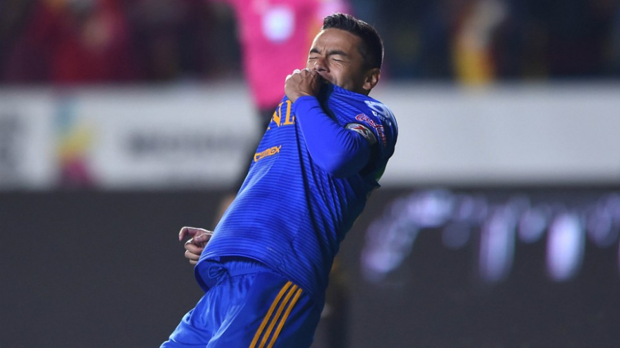Juninho anuncia su retiro del futbol