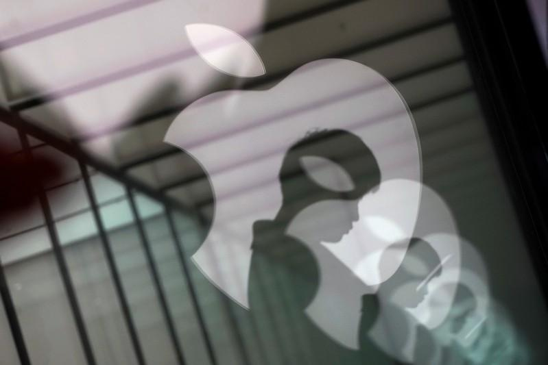 Acciones de Apple caen en la apertura de Wall Street