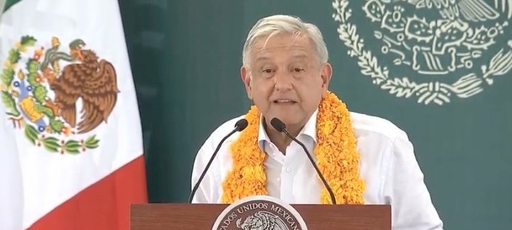 AMLO ofrece protección a quienes proporcionen información sobre Ayotzinapa