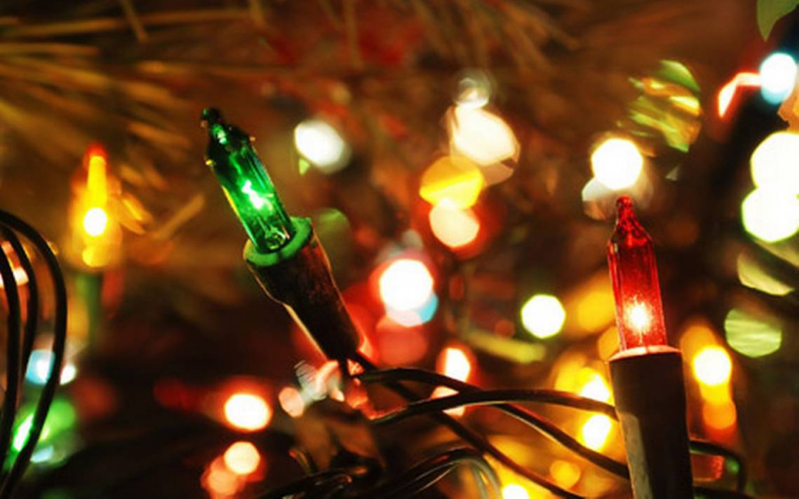 Luces navideñas en mal estado pueden provocar cortos circuitos