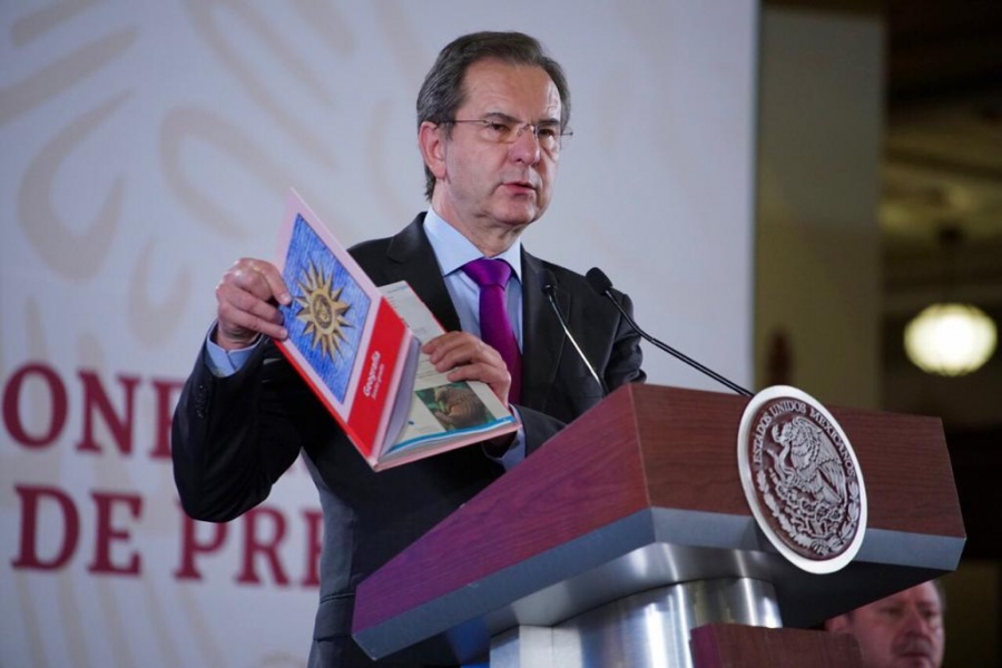 Alumnos heredarán libros de texto; forma en que se entreguen servirá para su calificación en civismo