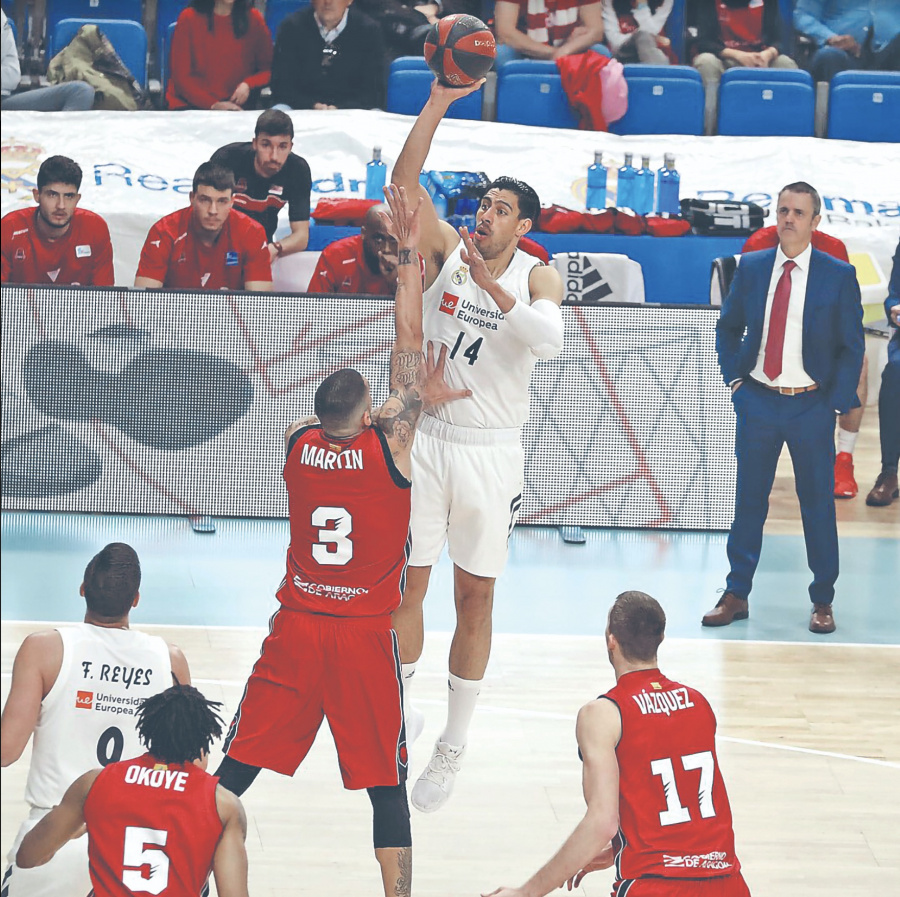 Ayón aporta 20 puntos para victoria del Real Madrid