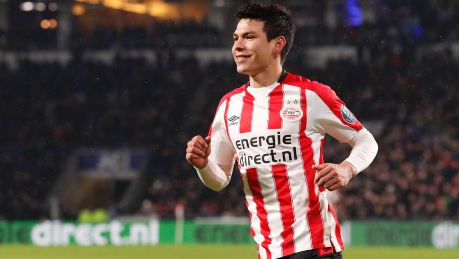 Chucky Lozano se luce con un doblete; sale en camilla del juego