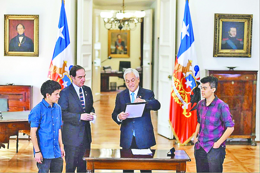Chile pasa ley que deja cambiar nombre y sexo en documentos