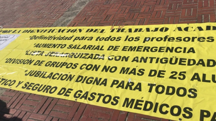 Docentes de la UNAM se manifiestan y piden aumento salarial