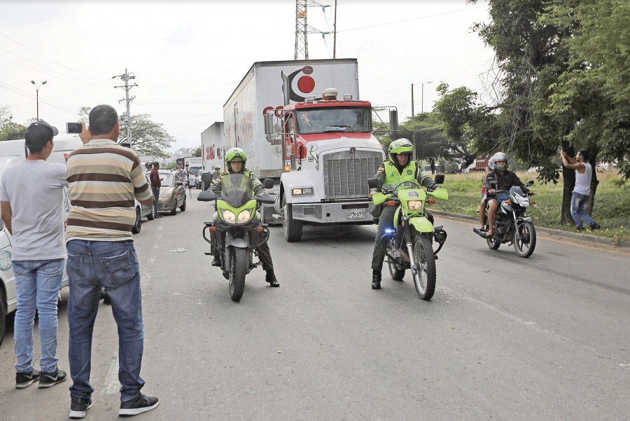 En Venezuela esperan, pero la ayuda sigue en Colombia