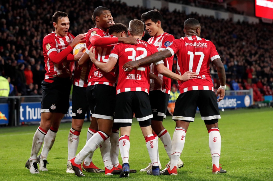 Con Chucky y Guti de inicio, PSV lidera en Holanda