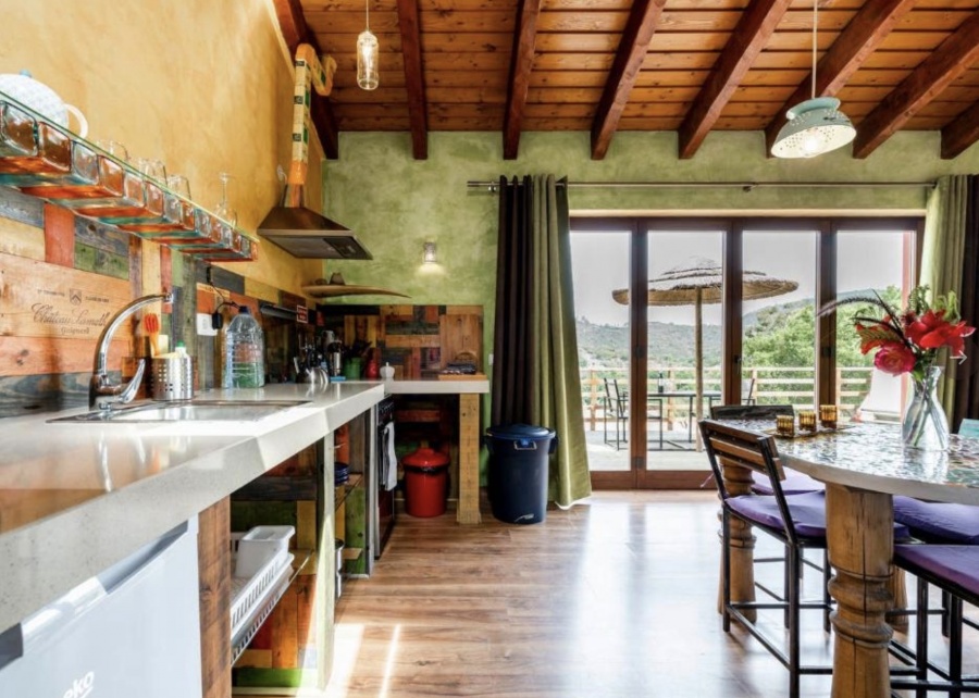 Plantean regular plataformas de hospedaje, como Airbnb