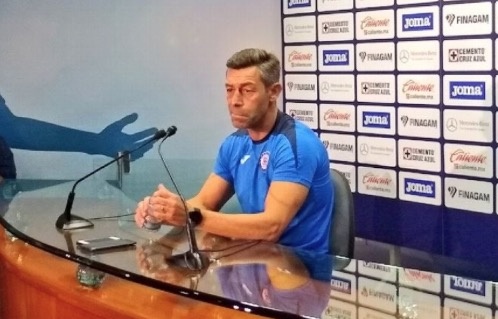 No juego con faldas, dice Pedro Caixinha tras ser cuestionado sobre la Liga MX Femenil