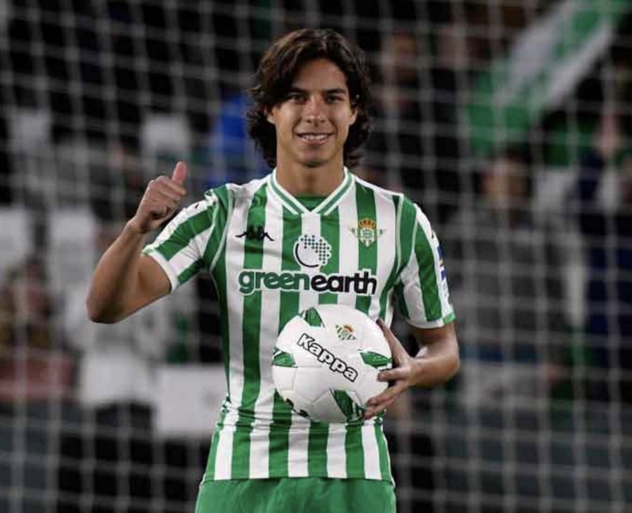 Betis registra a Lainez para la Europa League