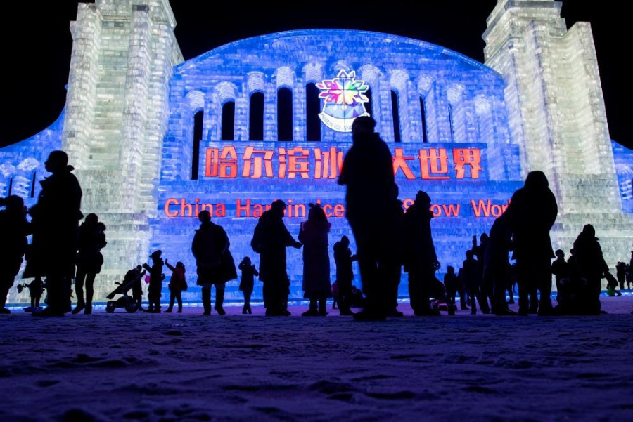 Inauguran Festival de esculturas de hielo y nieve en Harbín, China