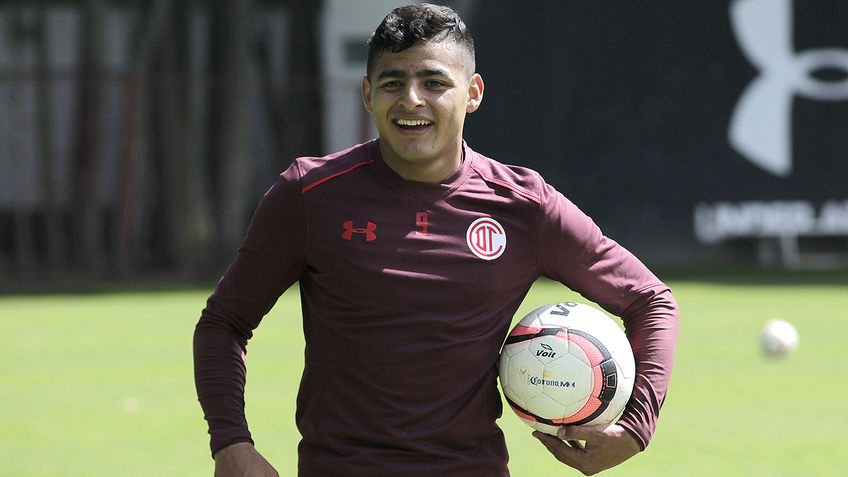 ¡Es oficial! Alexis Vega es nuevo refuerzo de Chivas