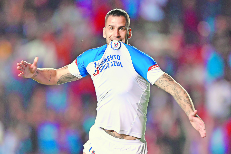 La Máquina gana a los Gallos , con autoridad
