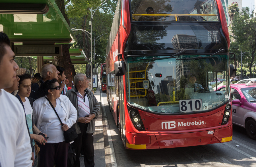 Pese a desabasto de combustible, transporte público capitalino opera con normalidad: Semovi