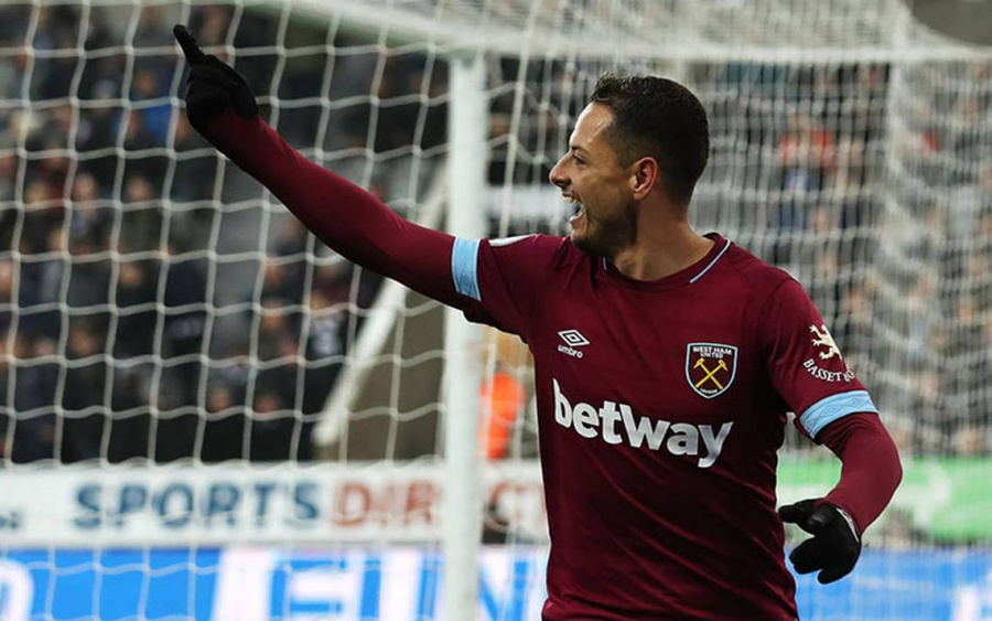 “Chicharito” vuelve a anotar con el West Ham ante el Crystal Palace