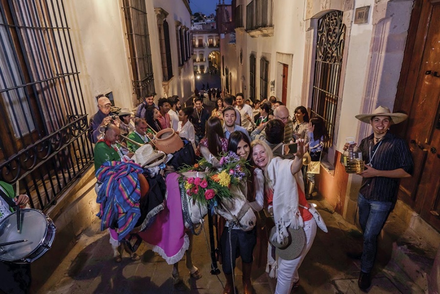 Lanzan la marca Zacatecas Enamora; Ángela Aguilar será su representante