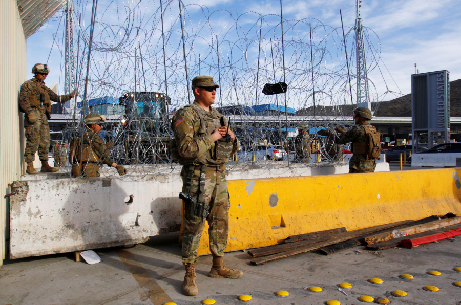 Refuerza EU seguridad en frontera con Tijuana en espera de migrantes