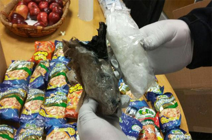Decomisan drogas escondida en dulces y frituras