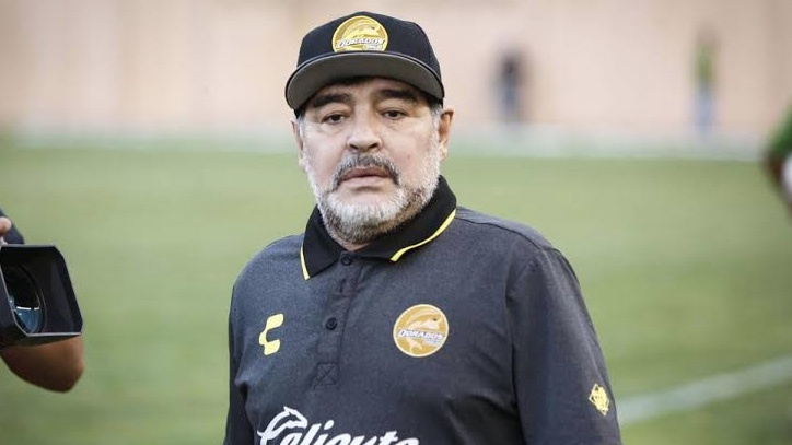 Internan de emergencia a Diego Armando Maradona