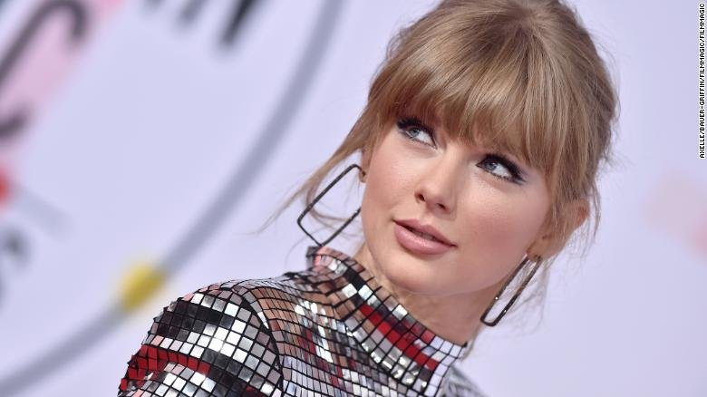 Taylor Swift causa polémica por uso de reconocimiento facial en concierto