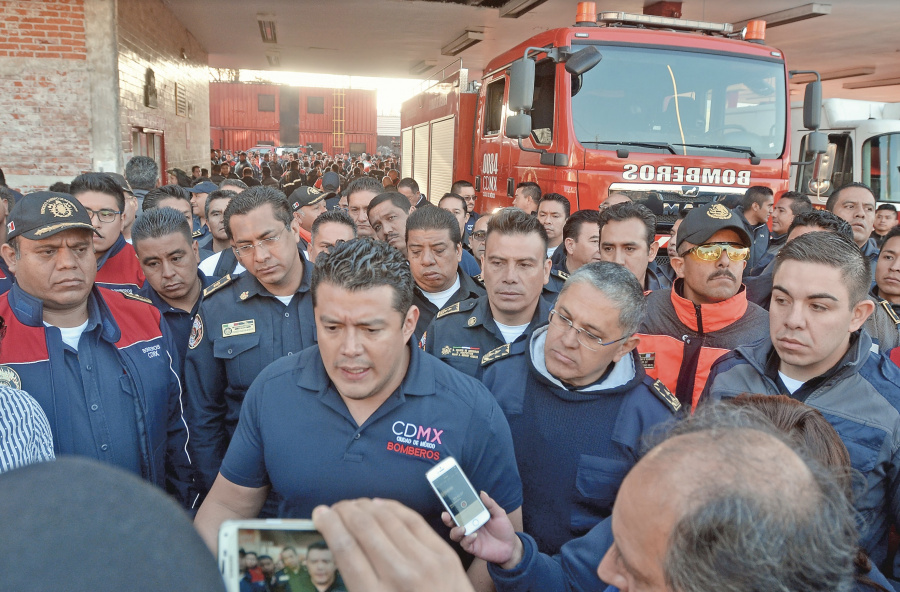 “Líder bombero vende plazas en $500 mil”