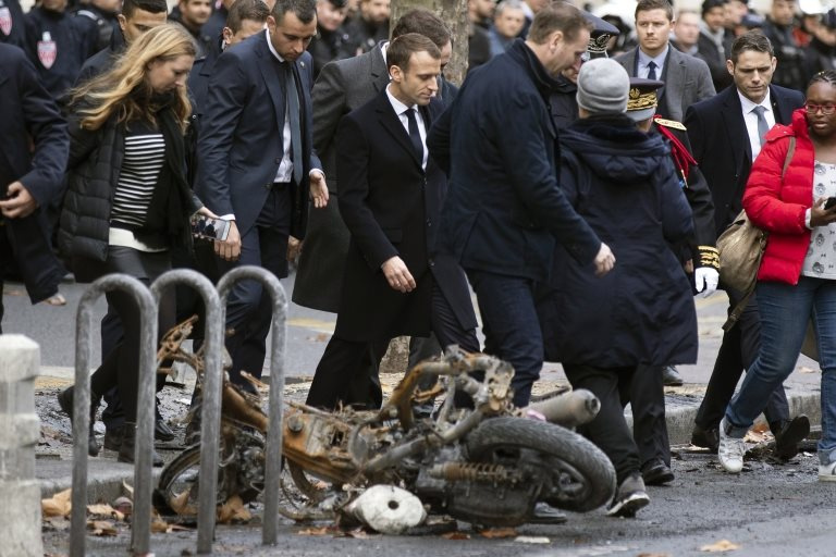Macron defiende diálogo tras nueva ola de disturbios en París