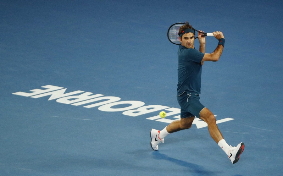 Stefanos Tsitsipas, da la sorpresa al eliminar a Roger Federer en el Abierto de Australia