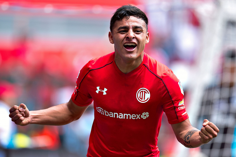 Alexis Vega a nada de llegar a Chivas